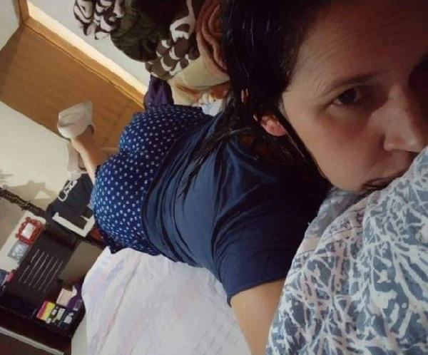 Fotos caseiras em nudes da esposa amadora nua.