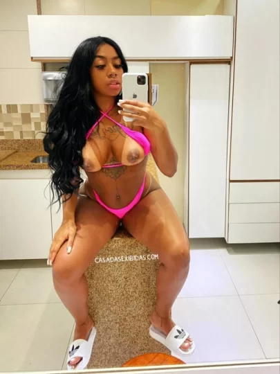 Onlyfans da gostosa Pocahontas carioca pelada. 