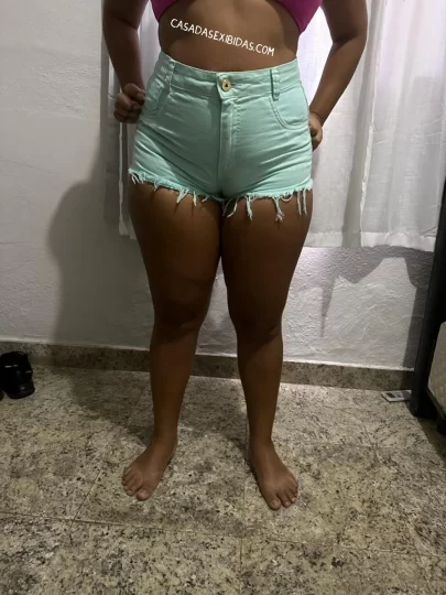 Pata de camelo ou cameltoe da esposa gostosa.