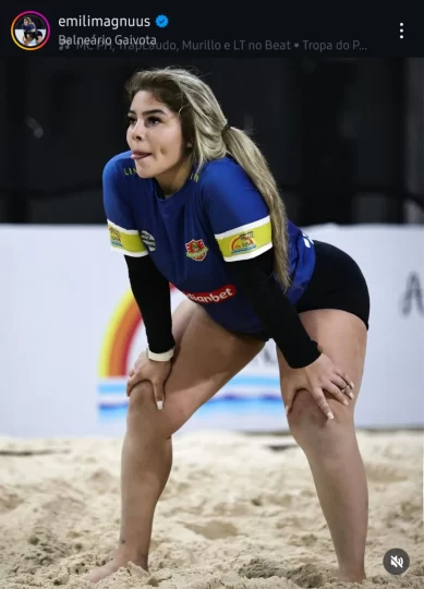 Emili Magnus peladinha. 