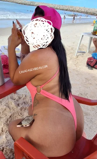 morena casada bunduda na praia