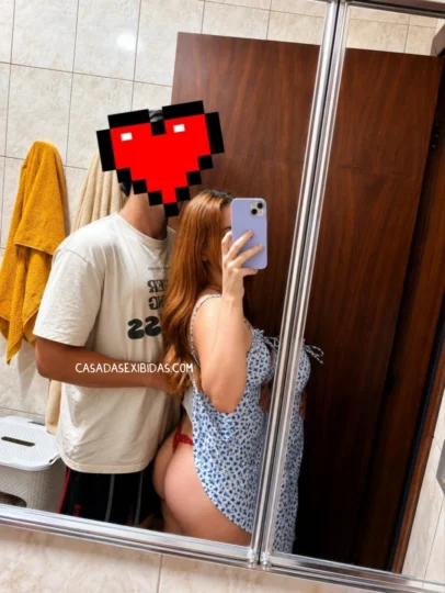 ruiva vazada pelada